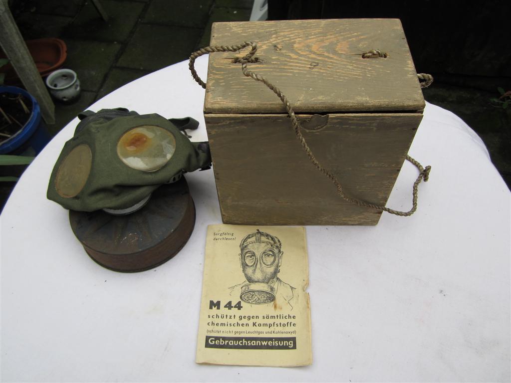 WW2 German M44 Civilian gasmask